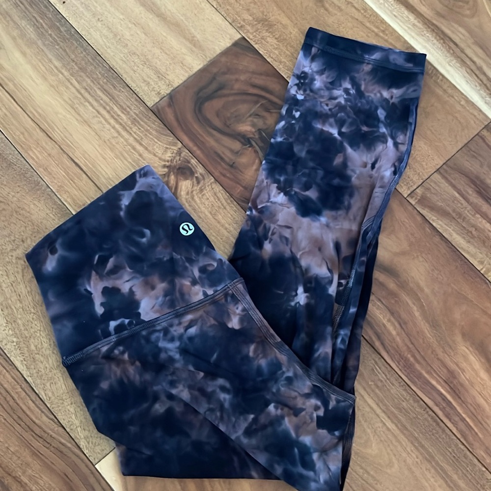 Lululemon Align Diamond Dye Crops 23”